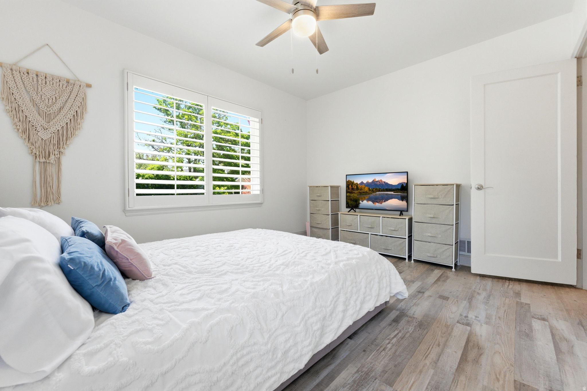 MURRAY HILL GARDENS - Residential
