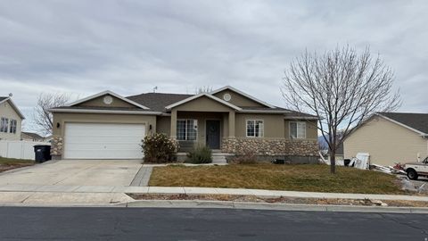 Photo of 172 W ARUBA DR, Saratoga Springs, UT 84045 (MLS # 2131708)