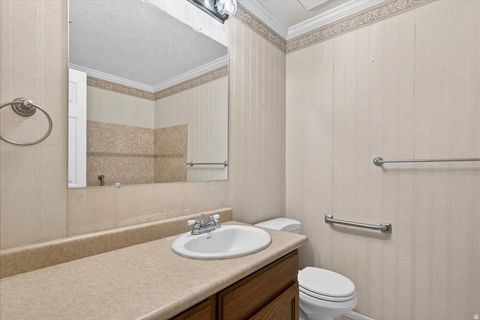 Tiny photo for 384 S EASTOAKS Dr E #5, Fruit Heights, UT 84037 (MLS # 2138777)