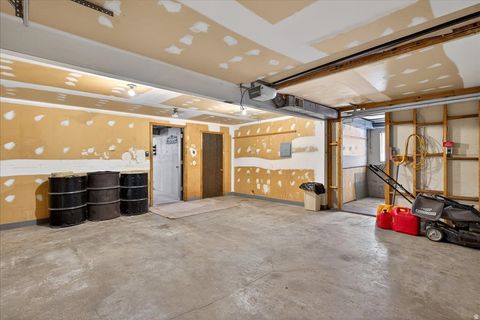 Tiny photo for 384 S EASTOAKS Dr E #5, Fruit Heights, UT 84037 (MLS # 2138777)