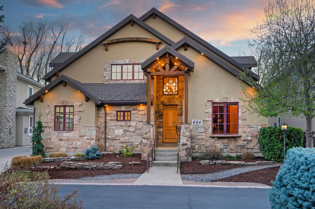 Photo of 606 E HOLLY HAVEN CIR, Murray, UT 84107 (MLS # 2146154)