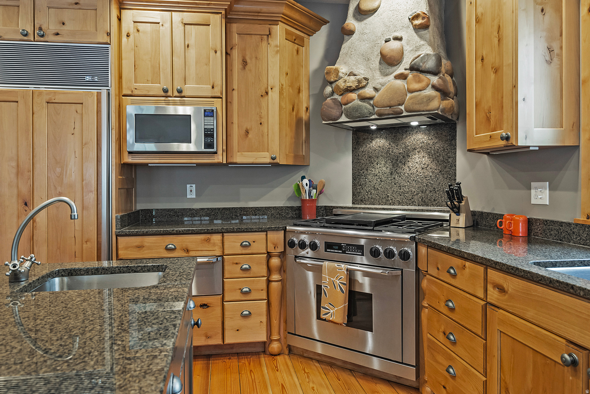 HOLLYHOCKS PUD - Residential