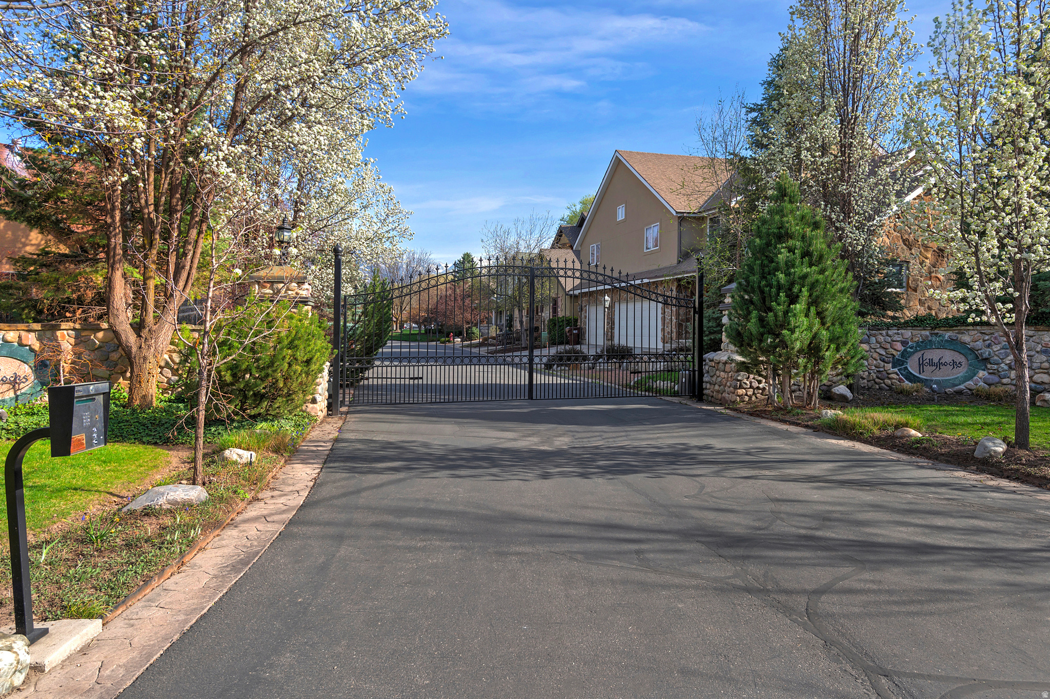 HOLLYHOCKS PUD - Residential