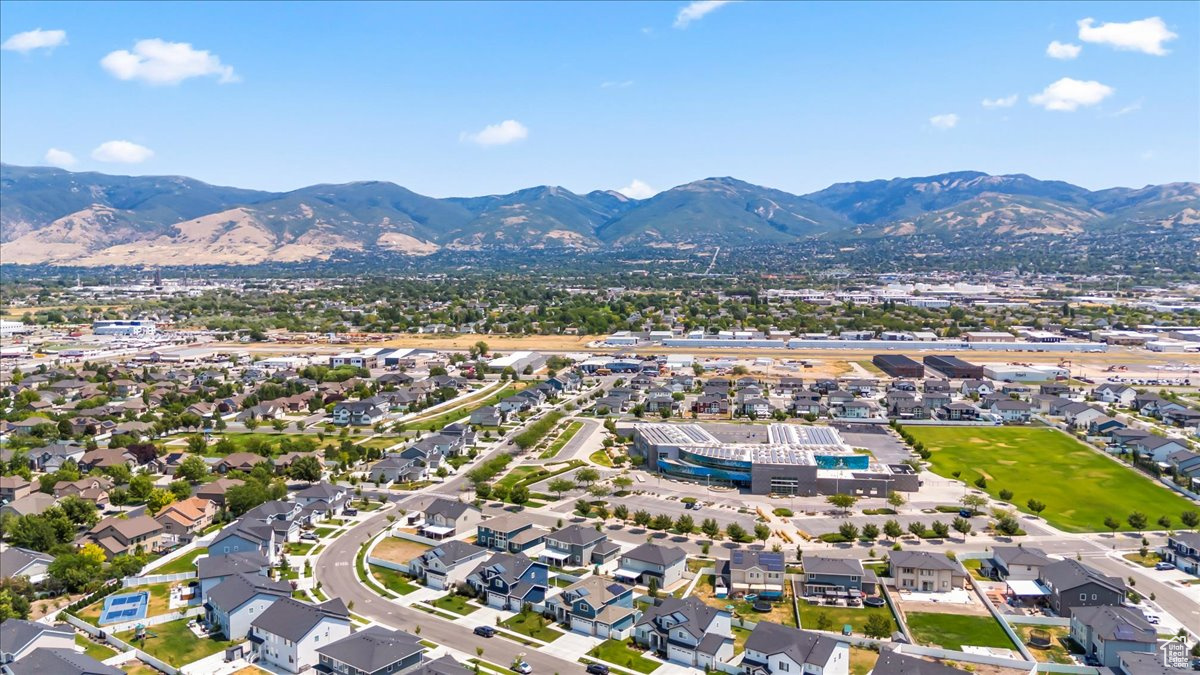 SHAMROCK VILLAGE - Residential