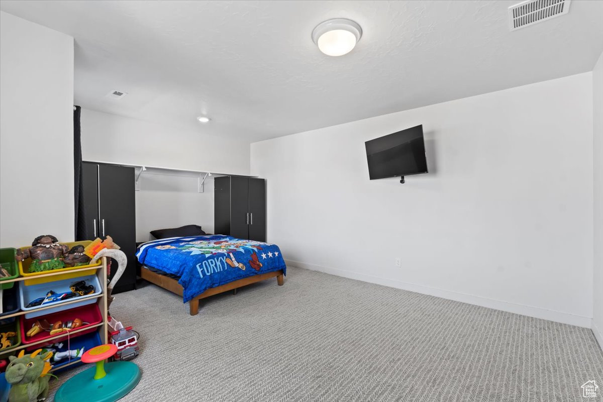SHAMROCK VILLAGE - Residential