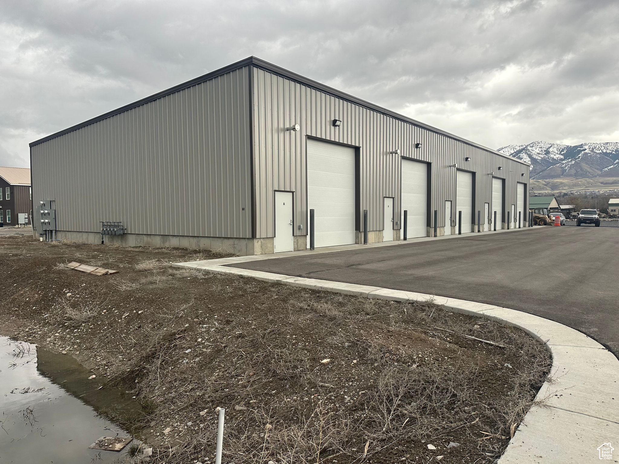 PARAGON COMMERCIAL - Commercial Lease