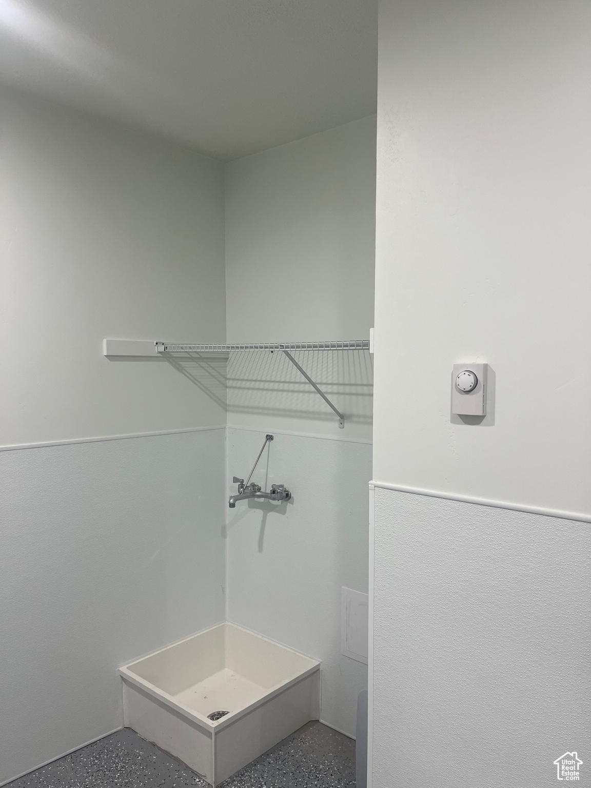 PARAGON COMMERCIAL - Commercial Lease