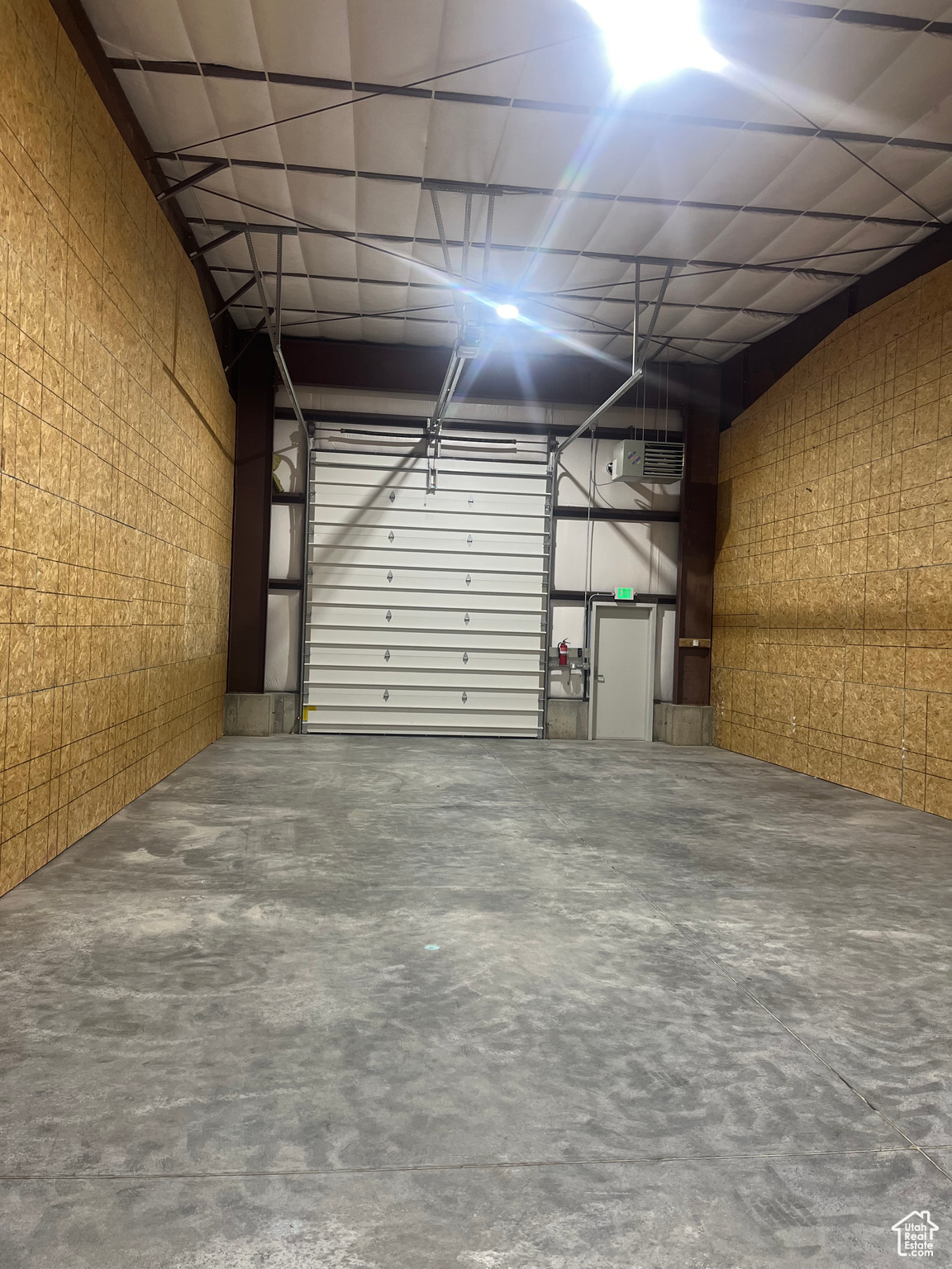 PARAGON COMMERCIAL - Commercial Lease