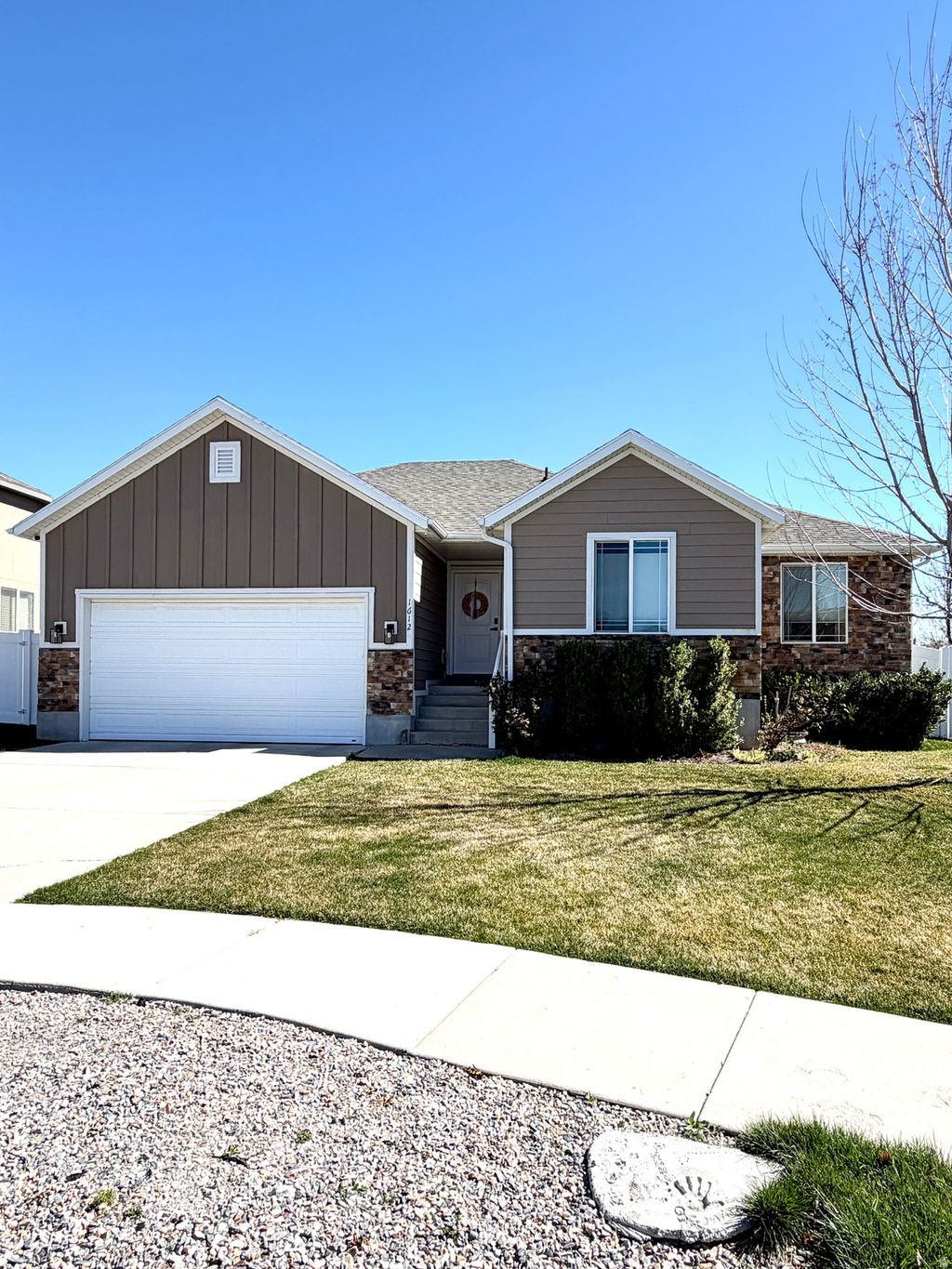 Photo of 1612 E 925 S, Clearfield, UT 84015 (MLS # 2142031)
