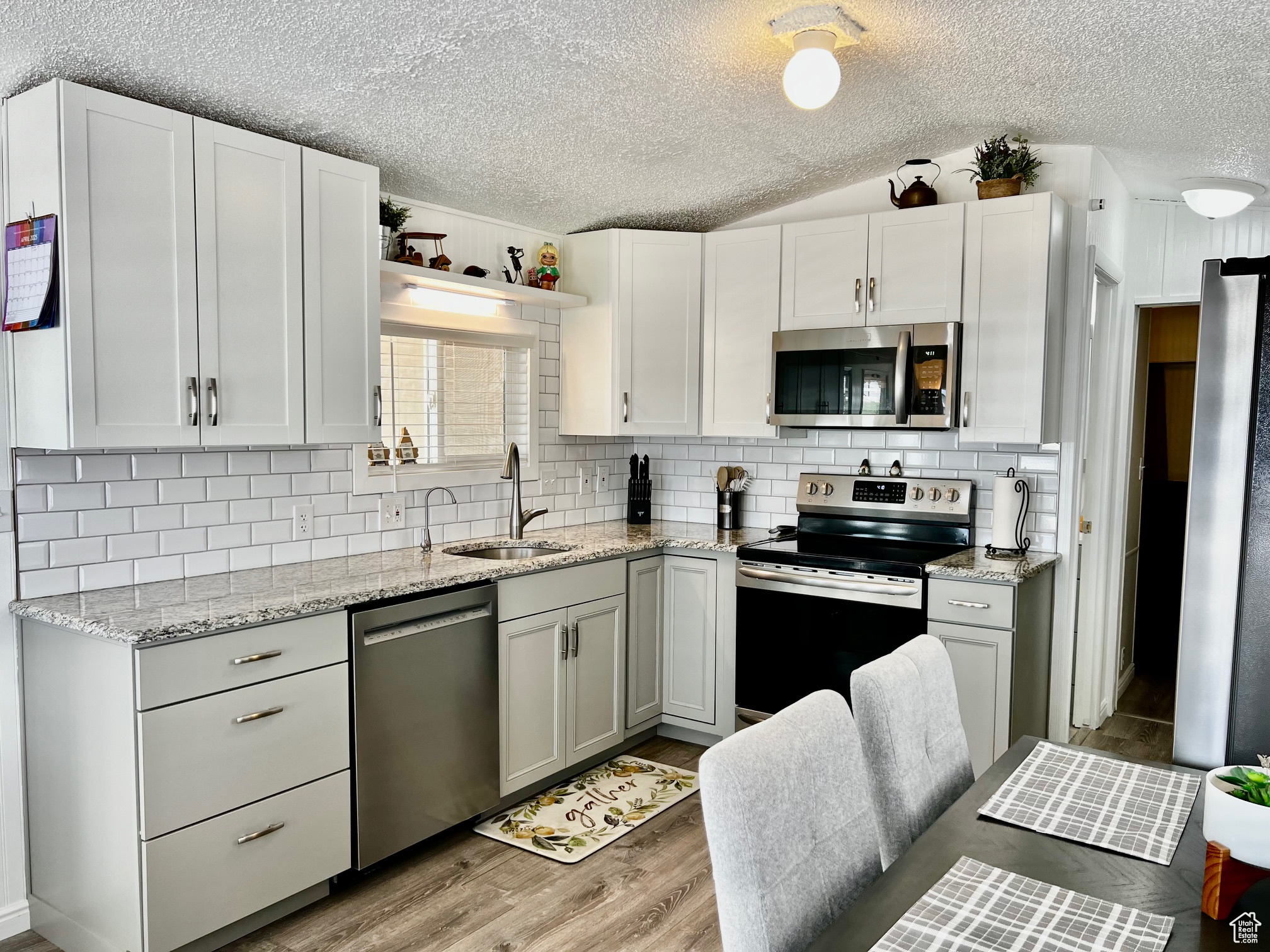 CANYON BREEZE - Residential