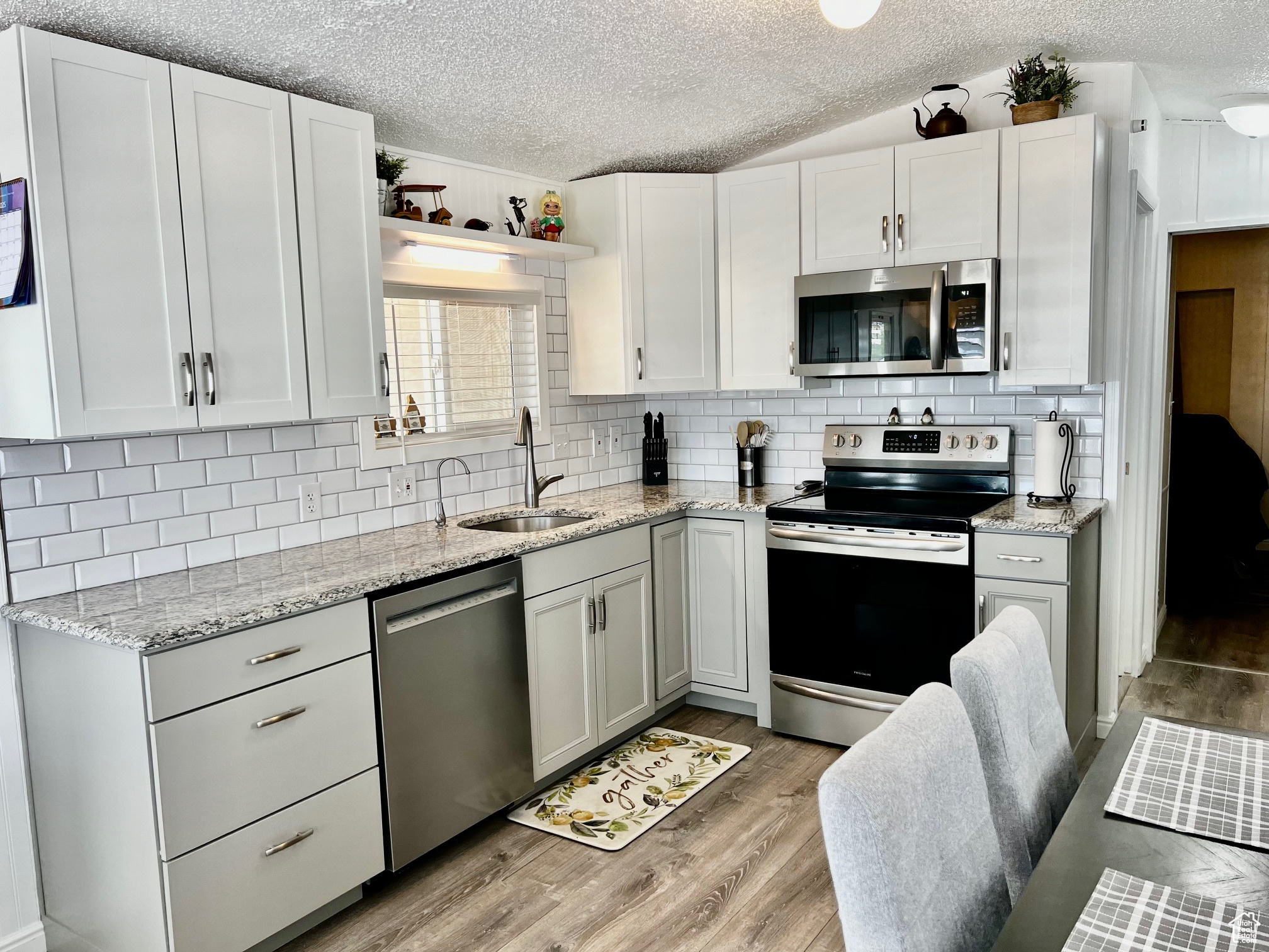 CANYON BREEZE - Residential