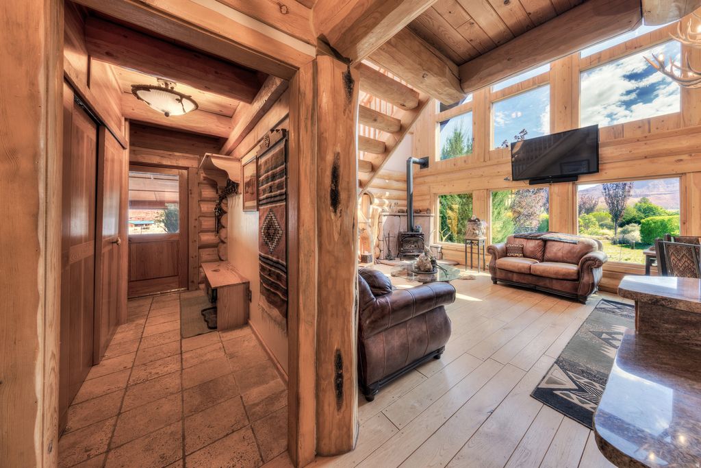 Photo of 76 CASTLE VLY DR, Castle Valley, UT 84532 (MLS # 2157824)