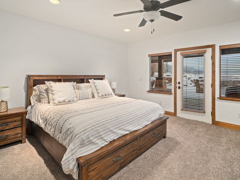 Tiny photo for 946 S MEADOW LARK LN E, Huntsville, UT 84317 (MLS # 2127044)