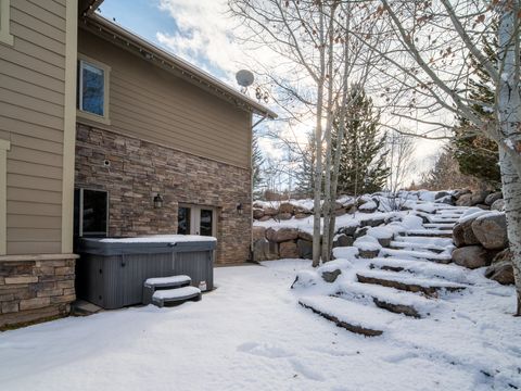 Tiny photo for 946 S MEADOW LARK LN E, Huntsville, UT 84317 (MLS # 2127044)