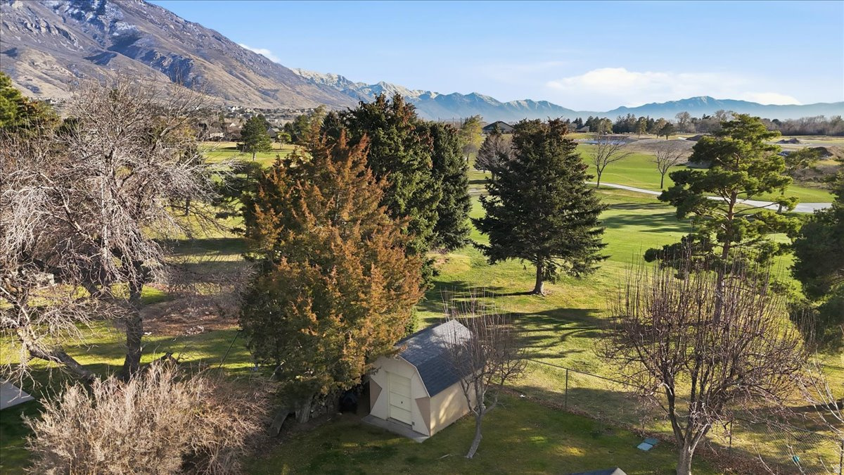 ALPINE COUNTRY CLUB - Residential