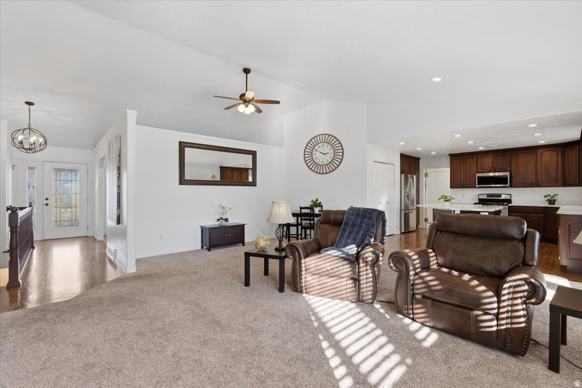 ALPINE COUNTRY CLUB - Residential