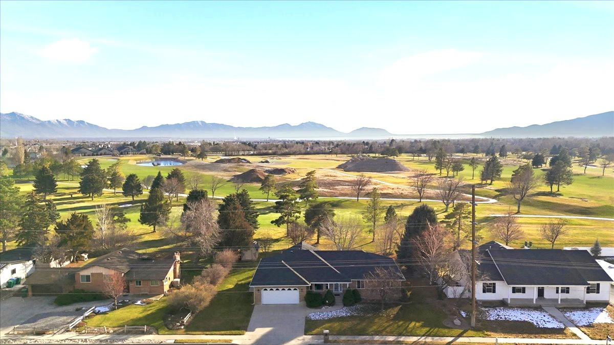 ALPINE COUNTRY CLUB - Residential