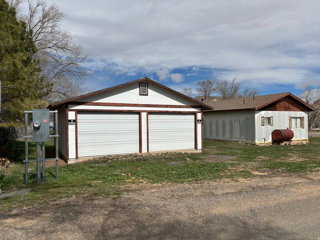Photo of 15 N 450 E, Escalante, UT 84726 (MLS # 2141824)