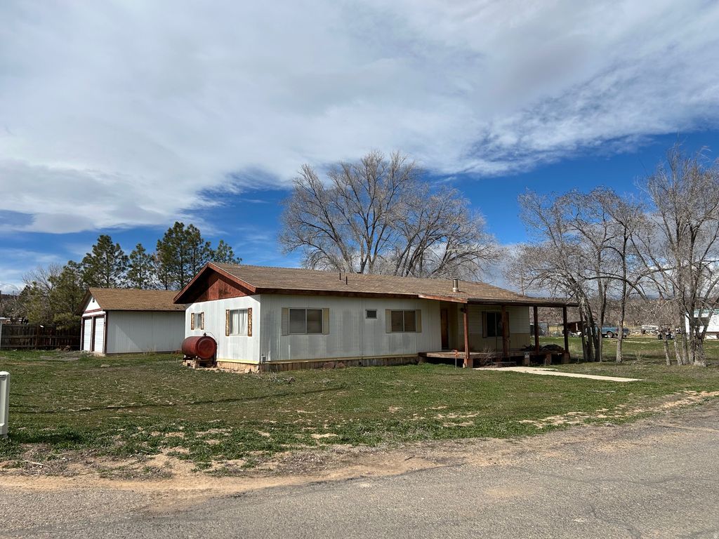 Photo of 15 N 450 E, Escalante, UT 84726 (MLS # 2141824)