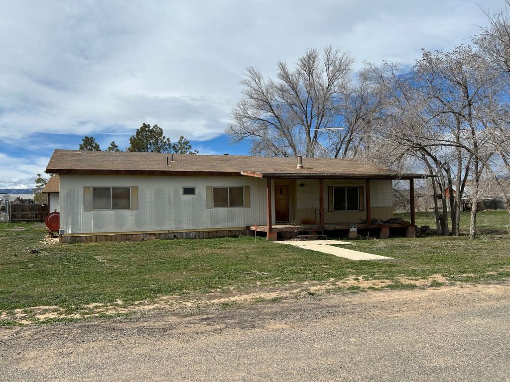 Photo of 15 N 450 E, Escalante, UT 84726 (MLS # 2141824)