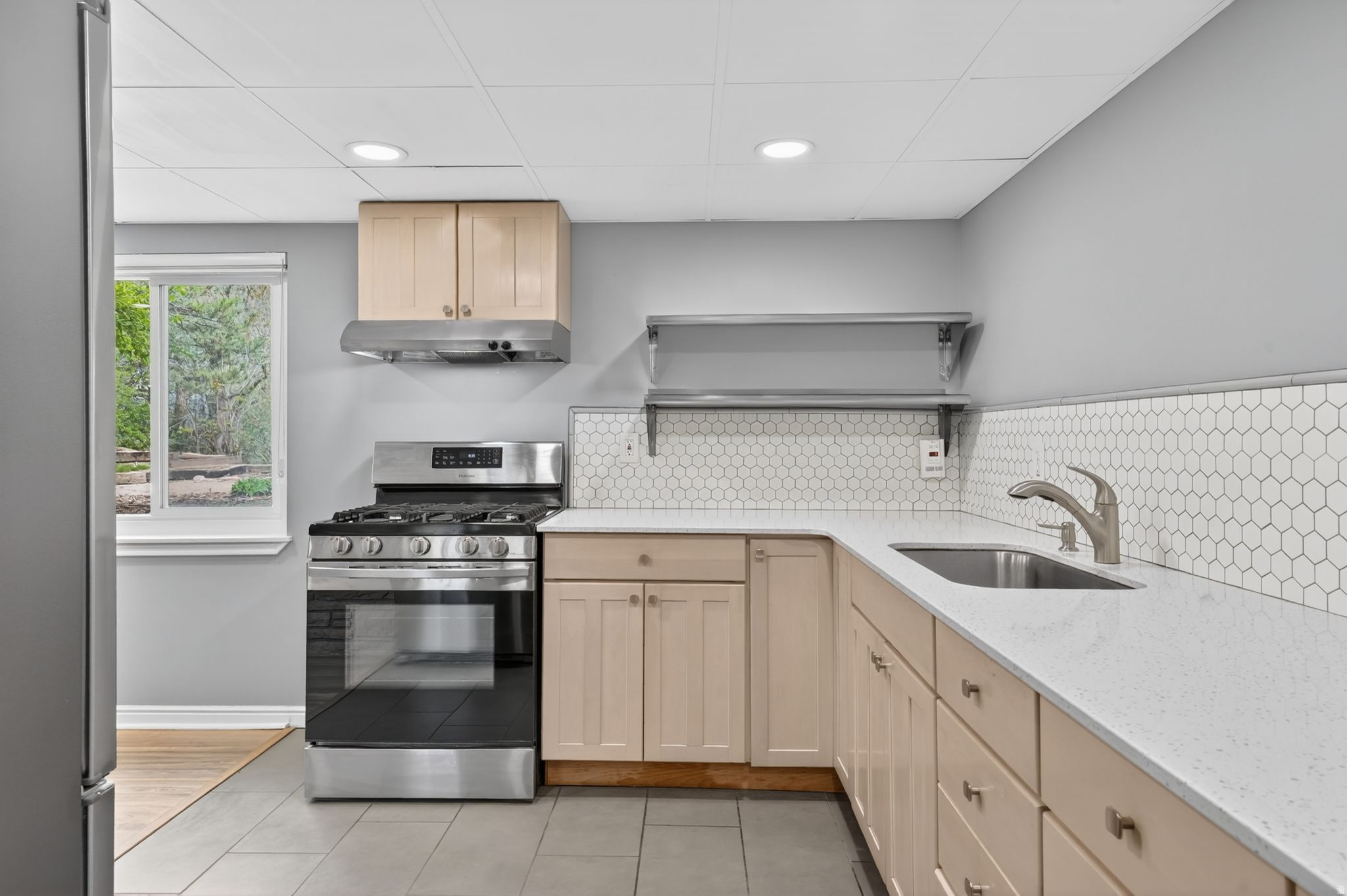 NORTH CANYON RIM - Residential