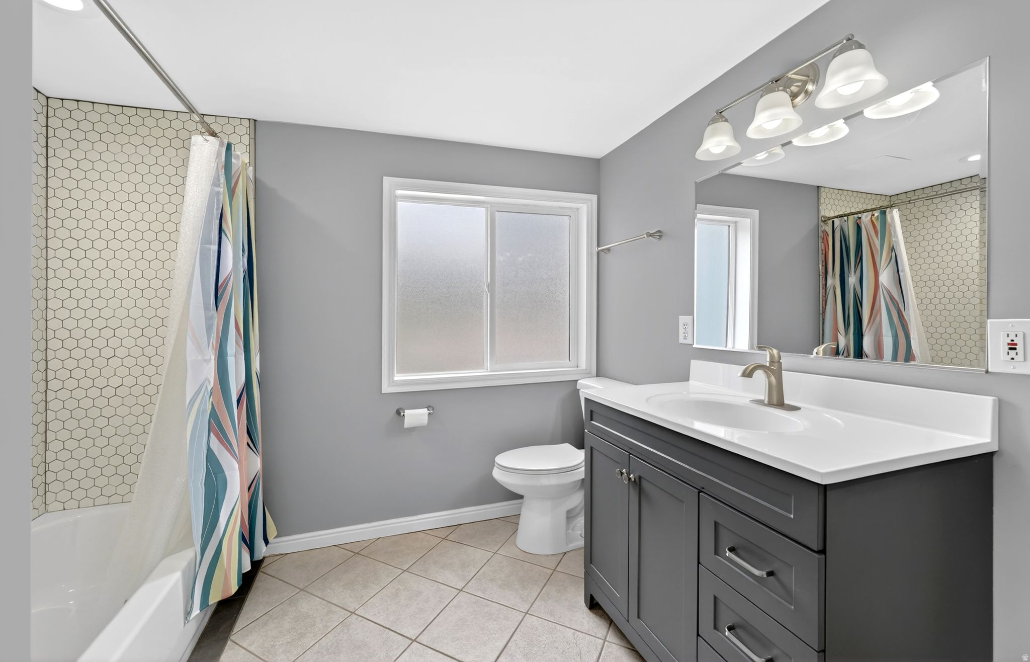 NORTH CANYON RIM - Residential