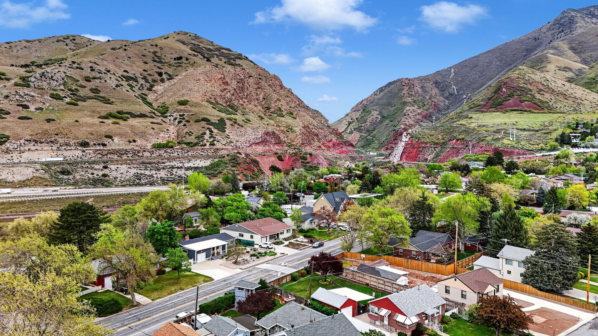 NORTH CANYON RIM - Residential