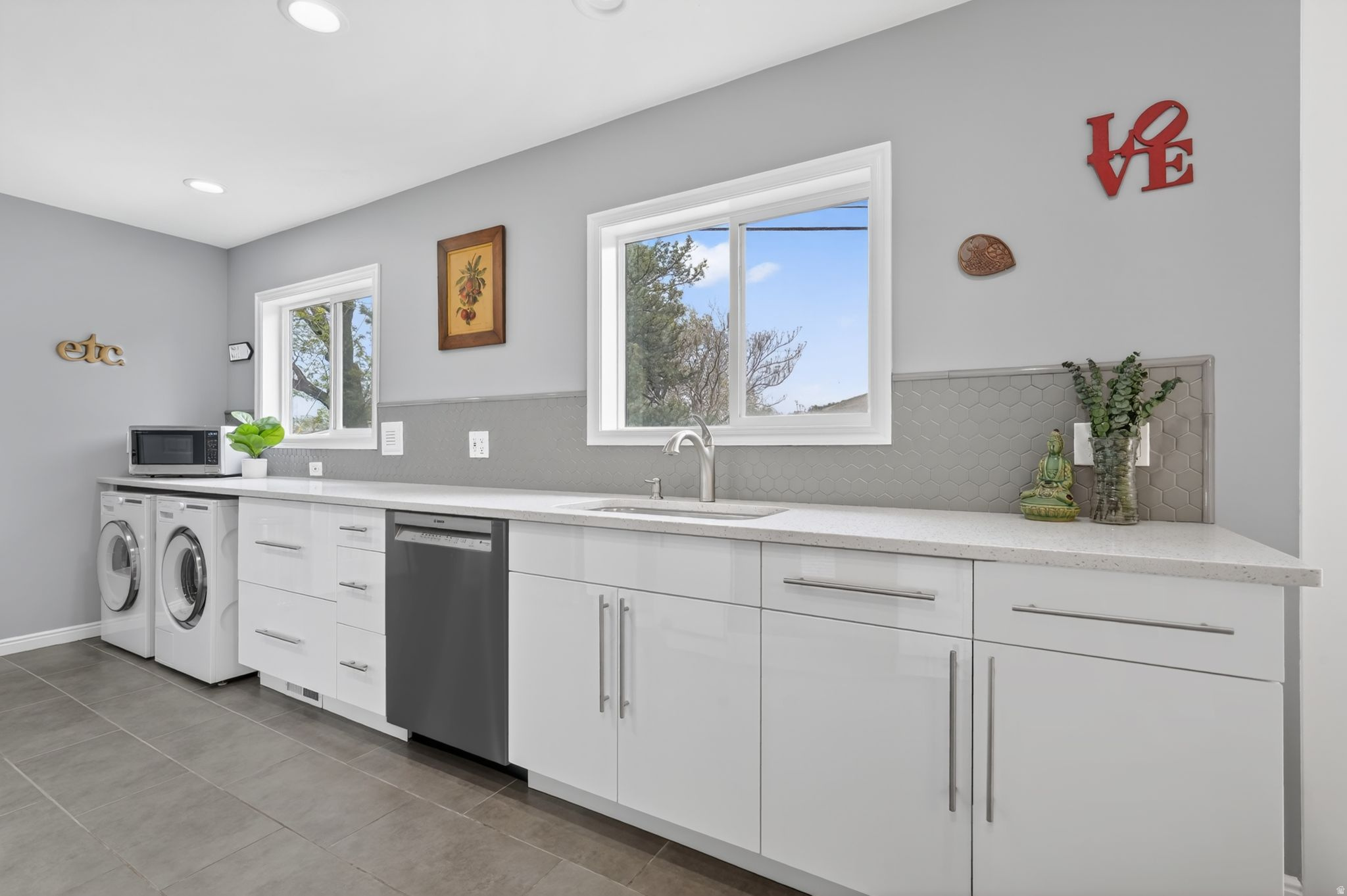 NORTH CANYON RIM - Residential