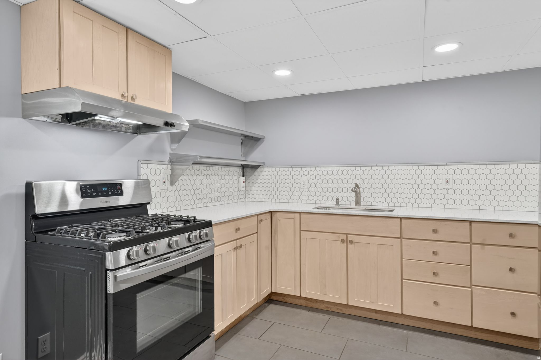 NORTH CANYON RIM - Residential