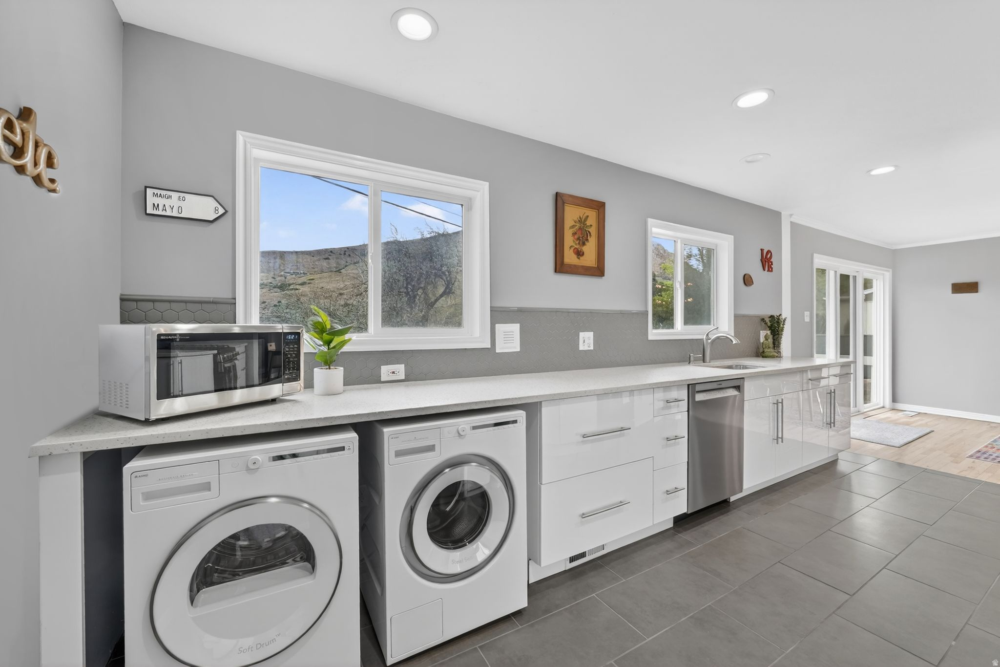 NORTH CANYON RIM - Residential