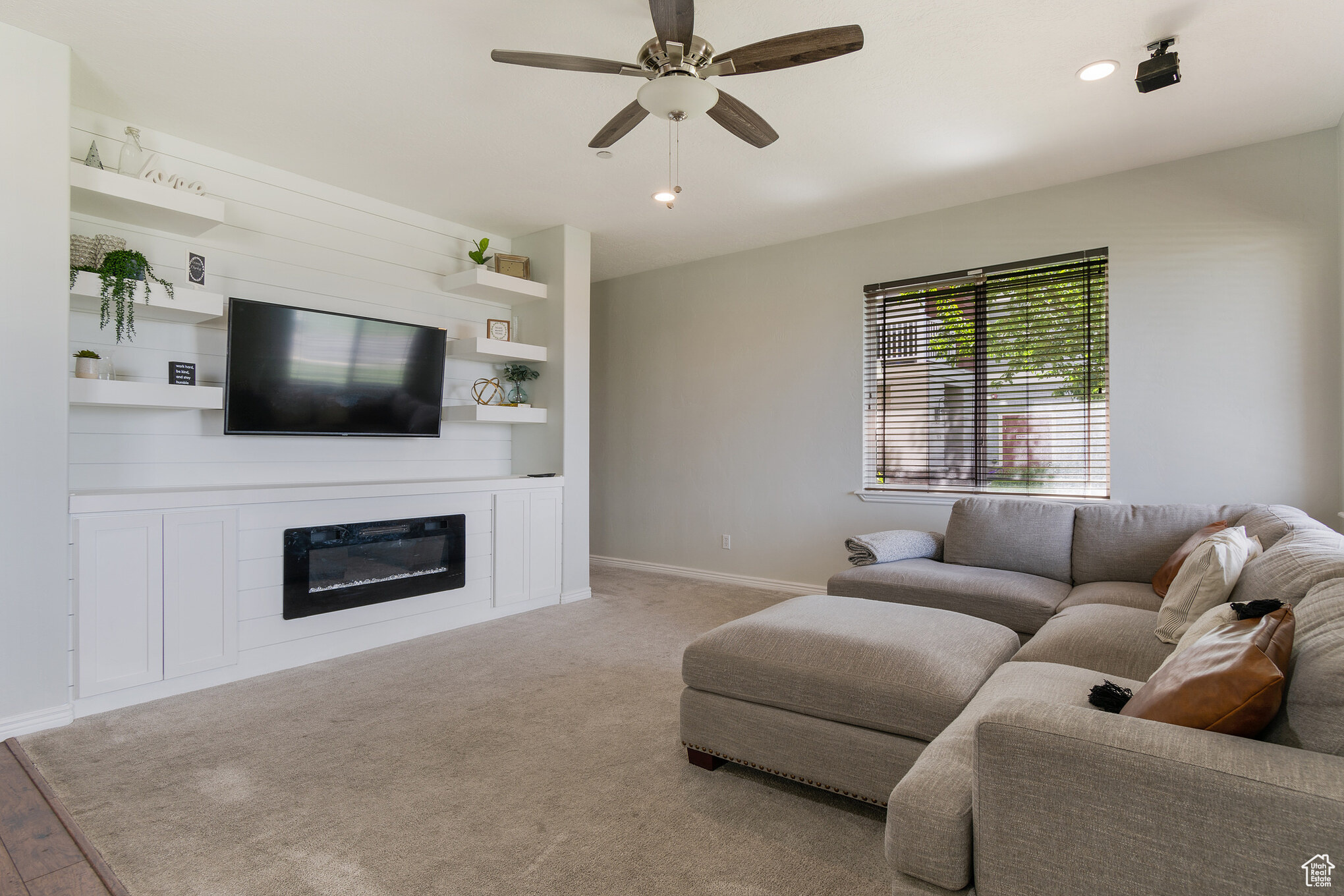 ROCKWELL CONDO - Residential