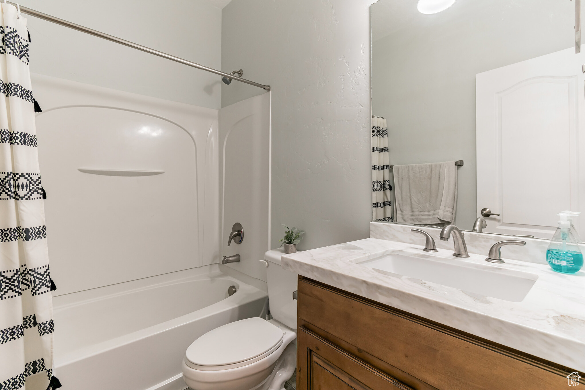 ROCKWELL CONDO - Residential