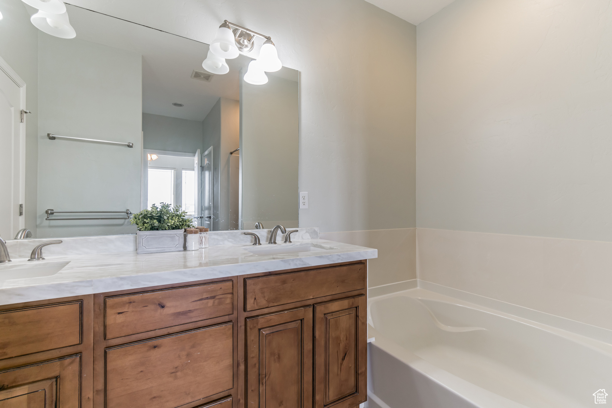 ROCKWELL CONDO - Residential