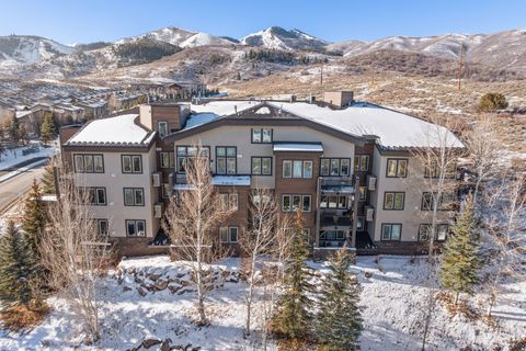 Photo of 6605 N OVERLAND W #E 205, Park City, UT 84098 (MLS # 2131505)