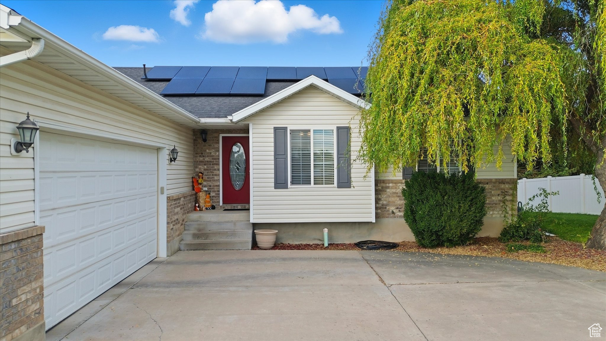 COUNTRY GARDEN ESTATES PHASE 3 - Residential