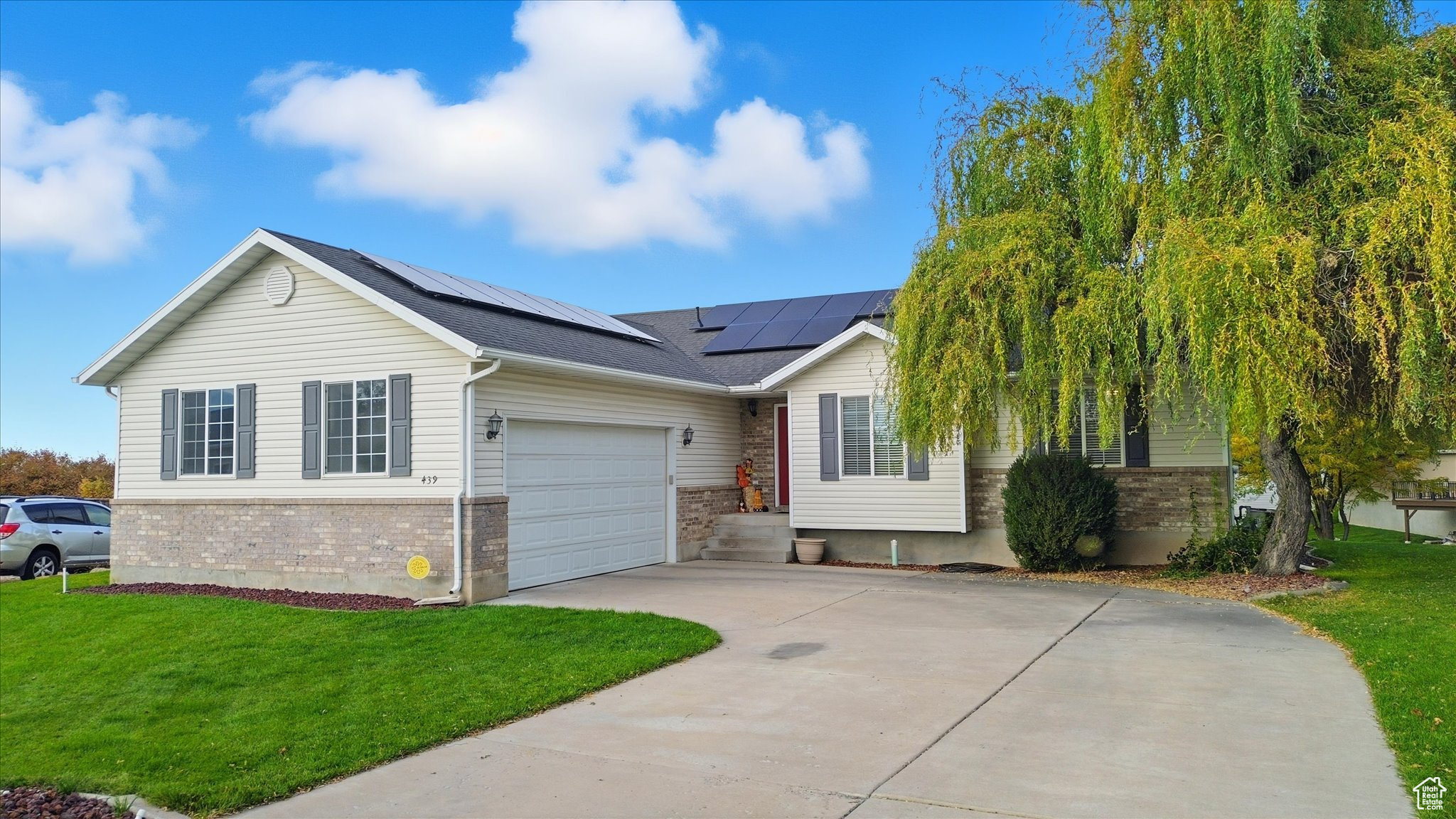 COUNTRY GARDEN ESTATES PHASE 3 - Residential