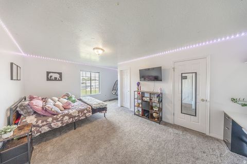 Tiny photo for 2162 S 2850 W, West Haven, UT 84401 (MLS # 2154046)