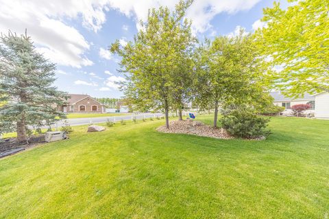 Tiny photo for 2162 S 2850 W, West Haven, UT 84401 (MLS # 2154046)