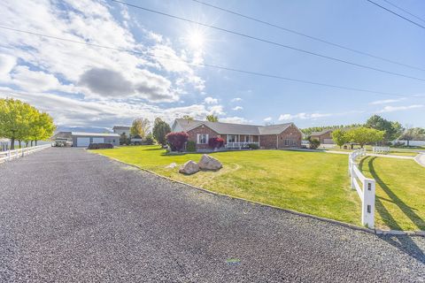 Tiny photo for 2162 S 2850 W, West Haven, UT 84401 (MLS # 2154046)