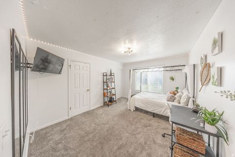 Tiny photo for 2162 S 2850 W, West Haven, UT 84401 (MLS # 2154046)