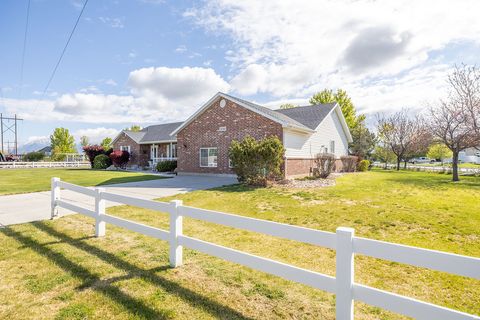 Tiny photo for 2162 S 2850 W, West Haven, UT 84401 (MLS # 2154046)
