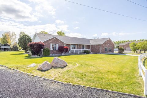 Tiny photo for 2162 S 2850 W, West Haven, UT 84401 (MLS # 2154046)