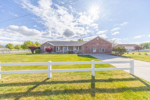 Tiny photo for 2162 S 2850 W, West Haven, UT 84401 (MLS # 2154046)