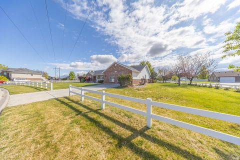 Tiny photo for 2162 S 2850 W, West Haven, UT 84401 (MLS # 2154046)