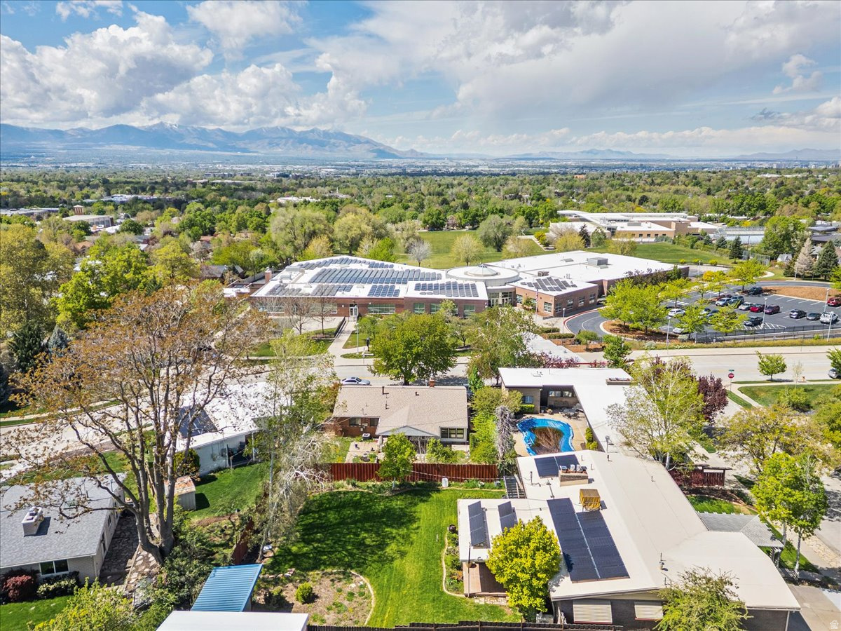 LAURELHURST - Residential