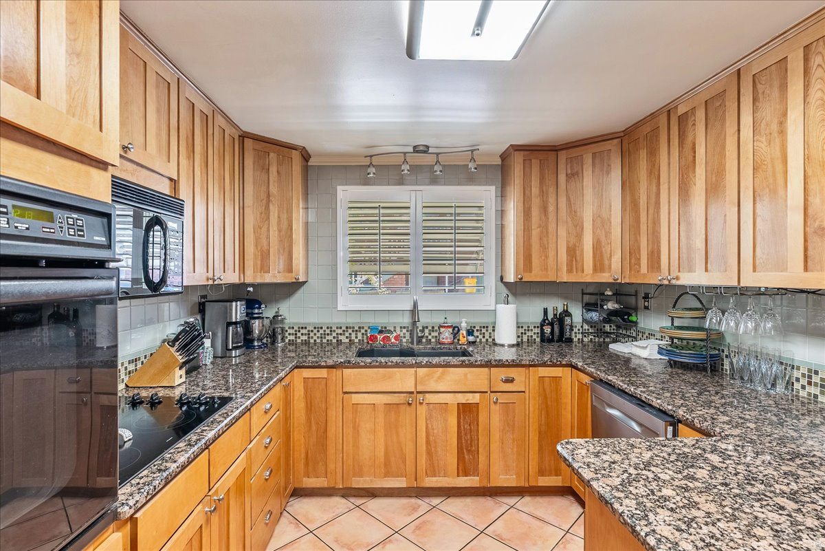 LAURELHURST - Residential