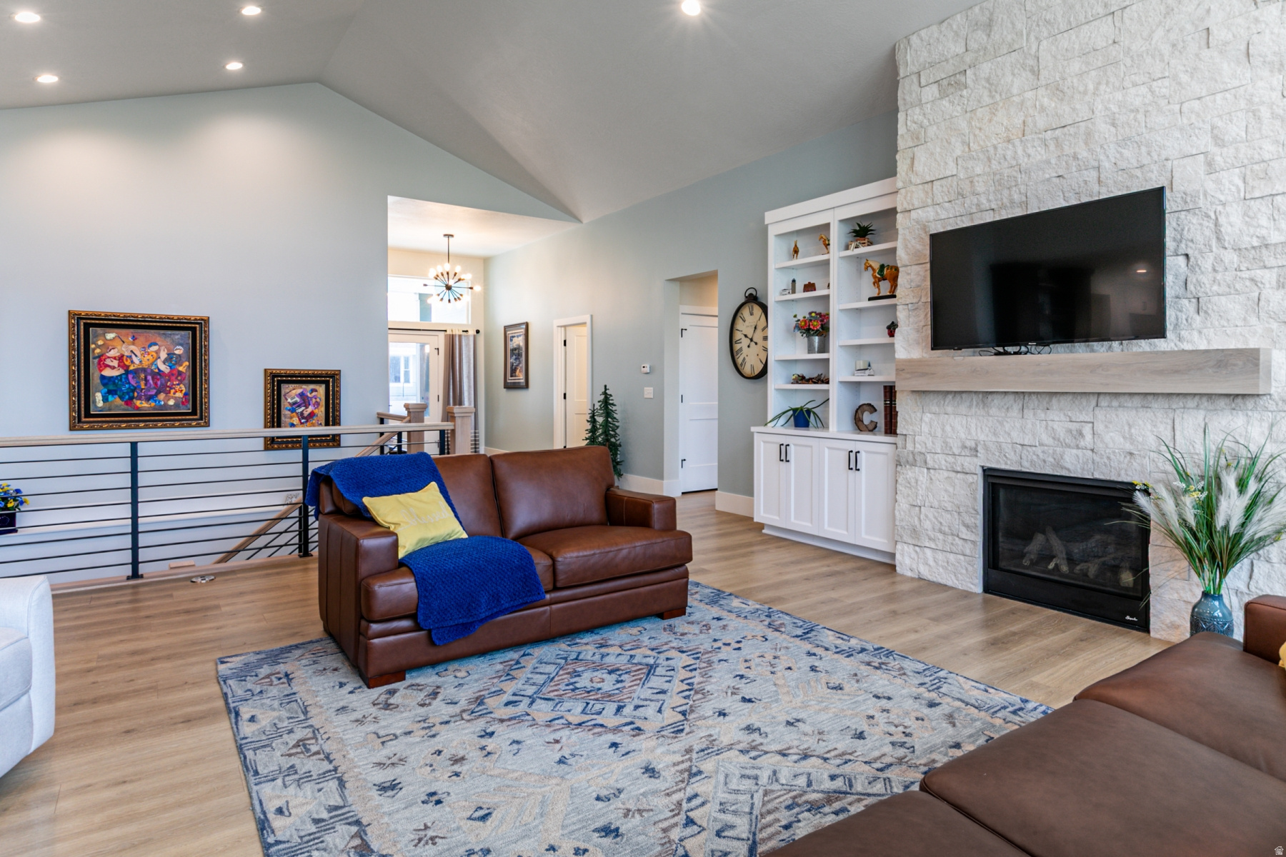 MOUNTAIN VIEW ESTATES - Residential
