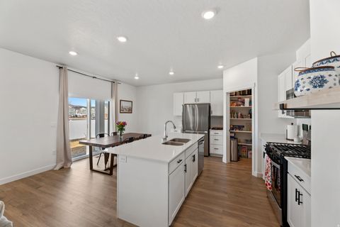 Tiny photo for 811 N 3620 W, Lehi, UT 84048 (MLS # 2142710)