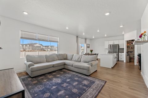 Tiny photo for 811 N 3620 W, Lehi, UT 84048 (MLS # 2142710)