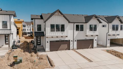 Townhouse For Sale - 3046 N Summer Wood Dr #806<br/> Eagle Mountain, UT 84005
